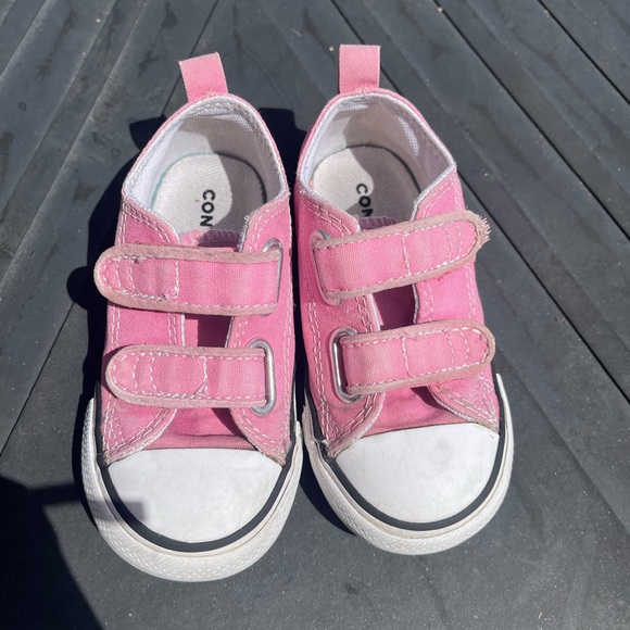 Toddler Converse All Star Chuck Taylor - size 7. - Picture 10 of 13